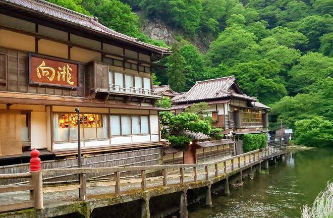 Higashiyama onsen