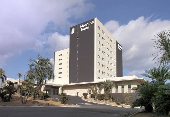 Hawaiians monolith tower