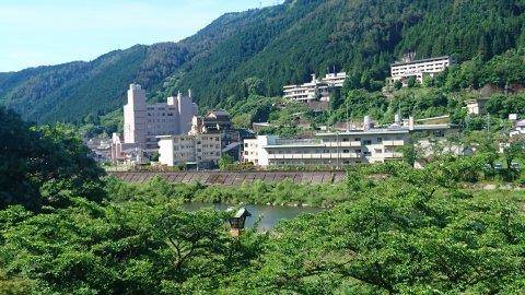 Radium Hot Springs Kasumi Zhuang Image