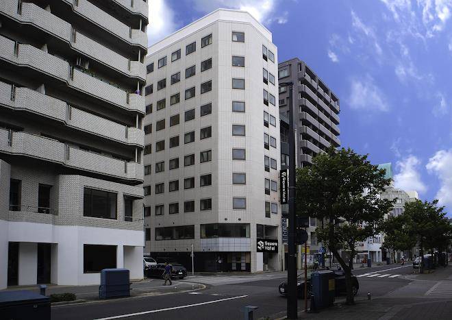 Square hotel