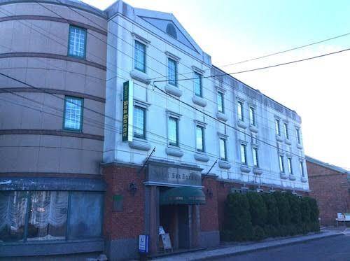 Sea borne hotel
