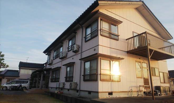 Mawaki pole pole hotel