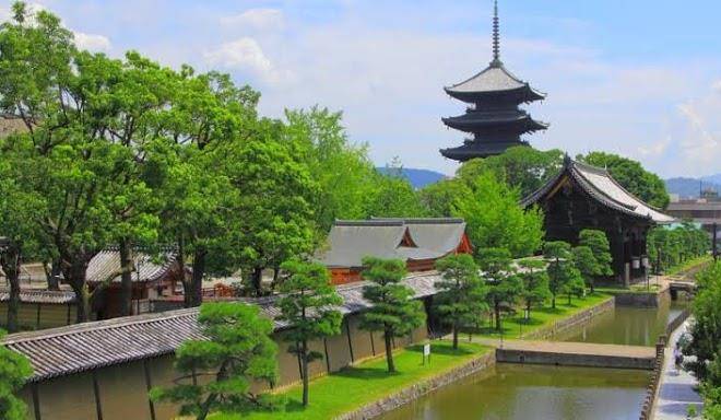Kamon family etemple