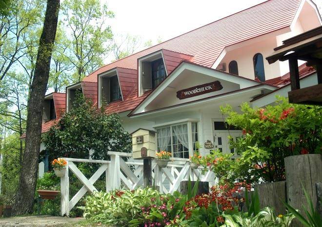 Wood chuck lodge
