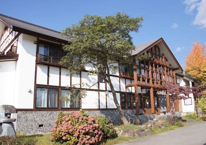Ryokan & cat cafe minamiya hakuba
