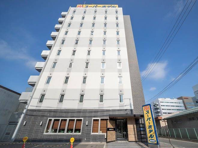 Super hotel