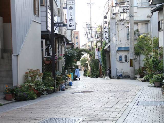 Kinki hotel
