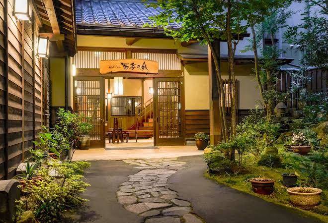 Yufuin hot spring hotel fukinoya