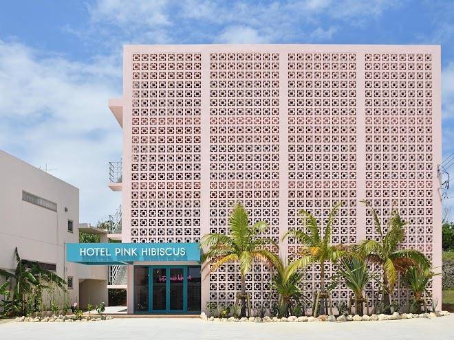 Hotel pink hibiscus