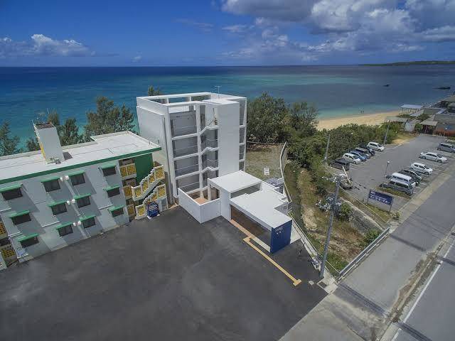 Hotel & restaurant on the beach lue