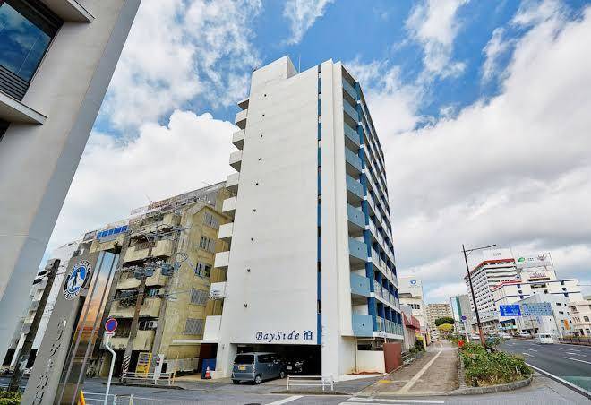 Bayside tomari