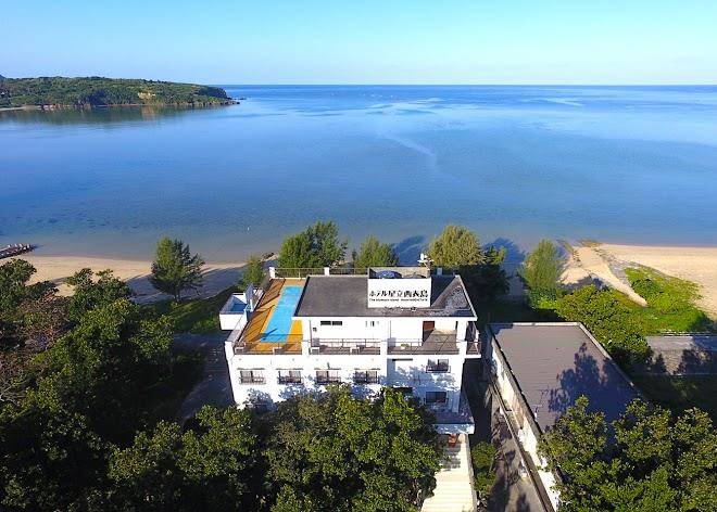 Seaside hotel blue moon