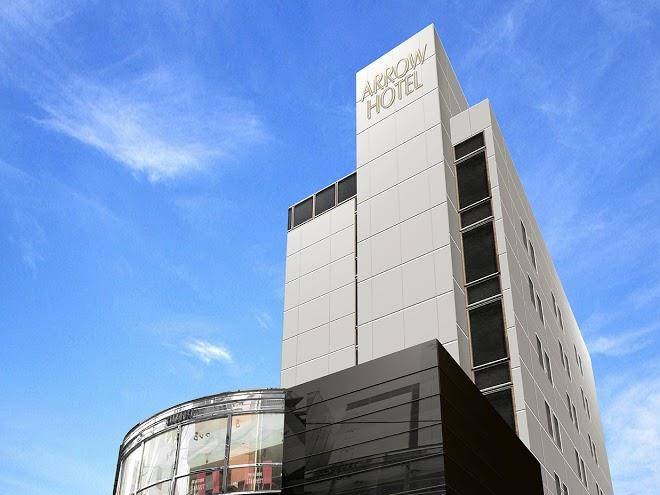 Arrow hotel