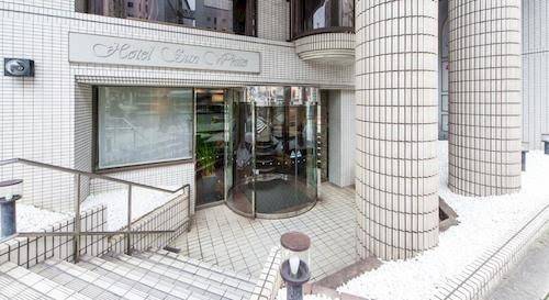 Hotel sun white
