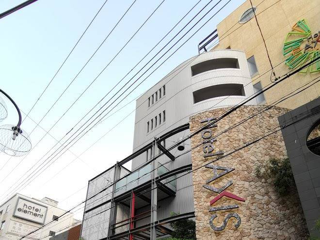 Hotel axis