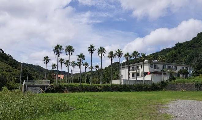 White beach hotel