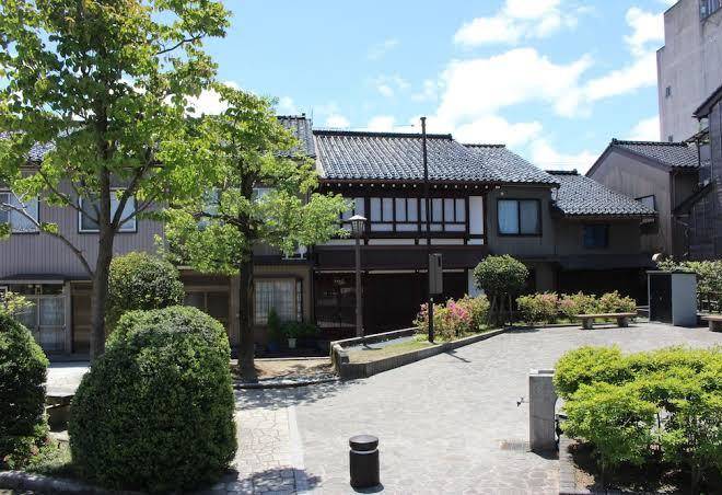 Mountain hut lodge