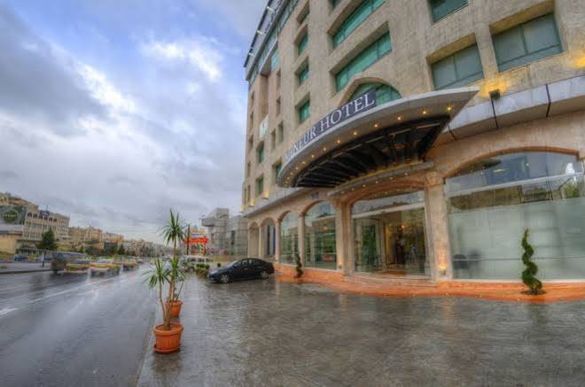 Meneur hotel