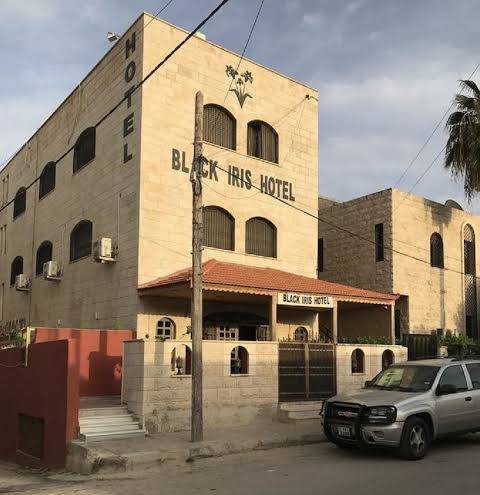 Black iris hotel