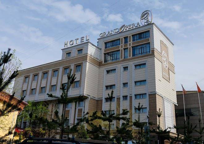Grand opera hotel