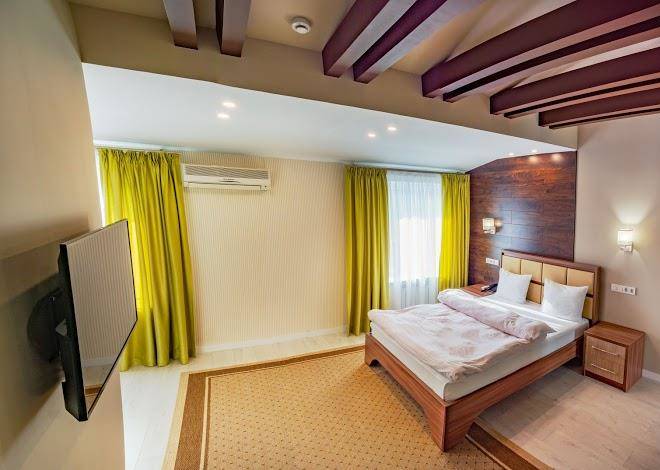 Resident hotel delux