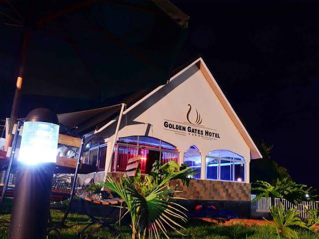 Golden gates hotel