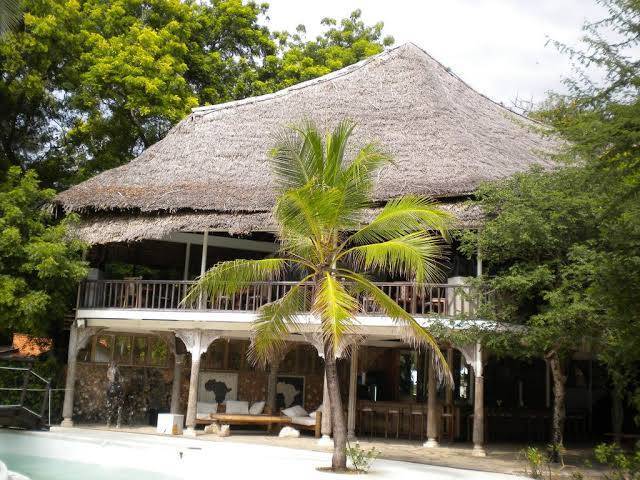 White elephant sea & art lodge