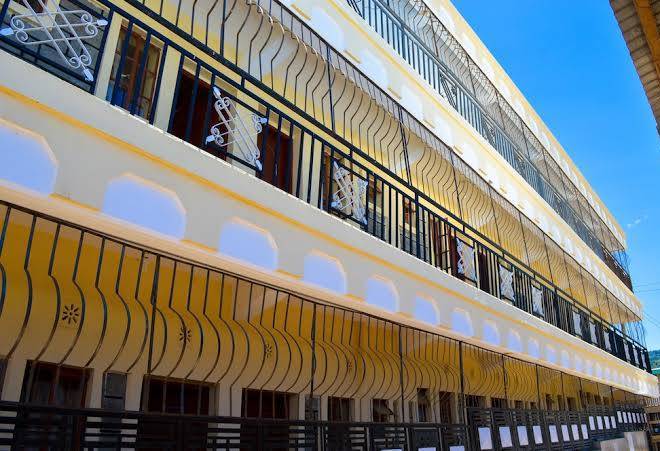 Saboti hotel