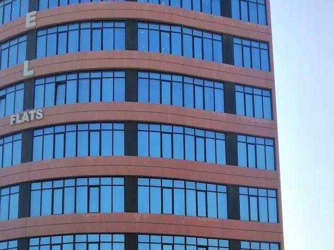 Gulf hotel flats est