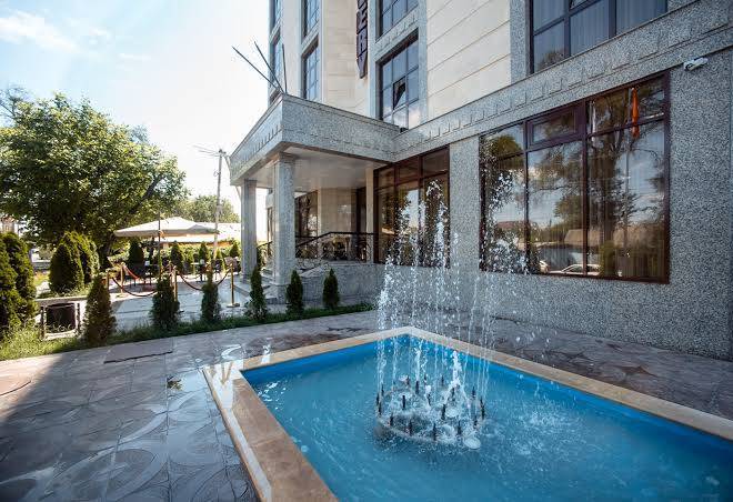 Discovery hotel