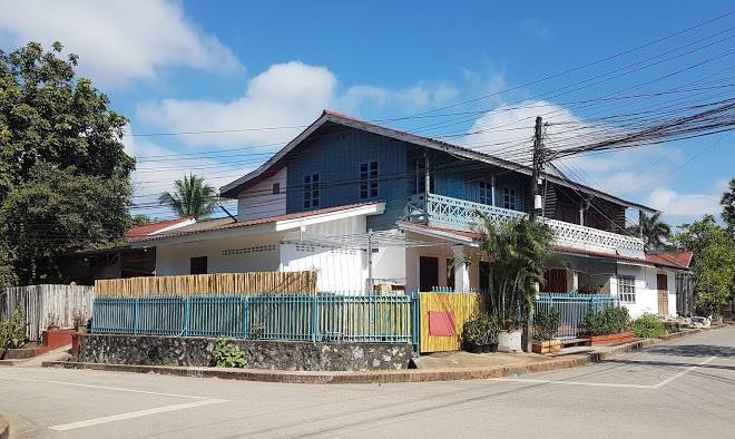 Smiling cafe & lounge