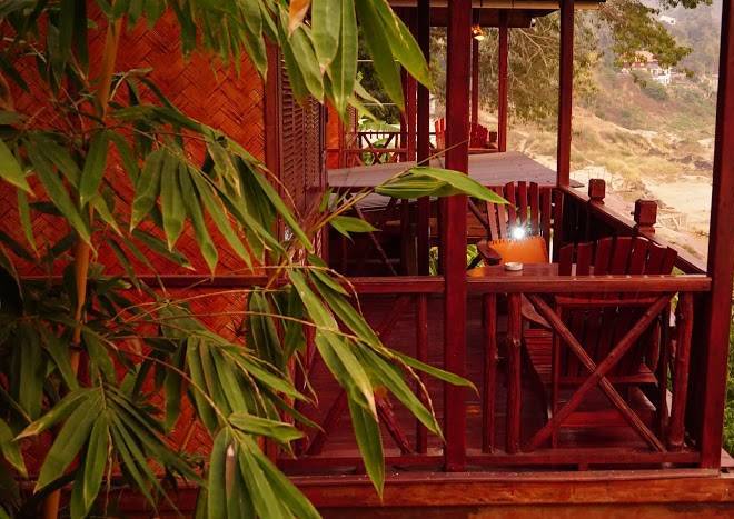 Mekong riverside lodge