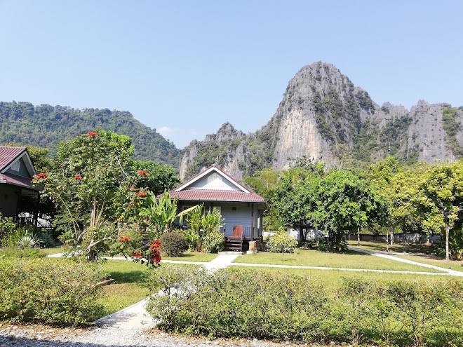 Bearlin bungalow vangvieng