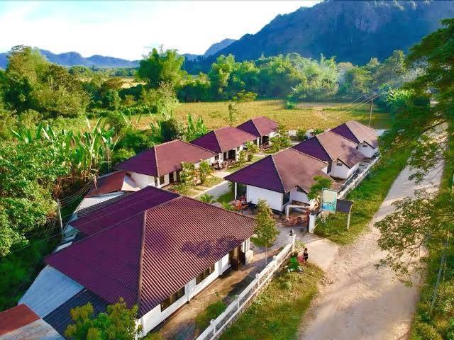 Somsiri resort vang vieng