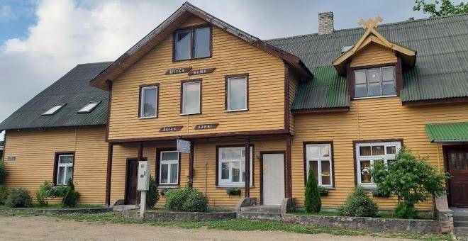 Viesu nams juras sapni