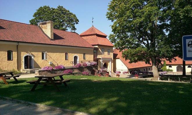 Schlockenbeck manor pub