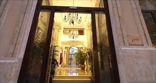 Le patio hotel