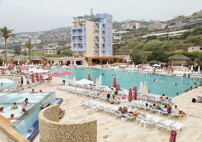 Four seasons halat hotel & beach resort