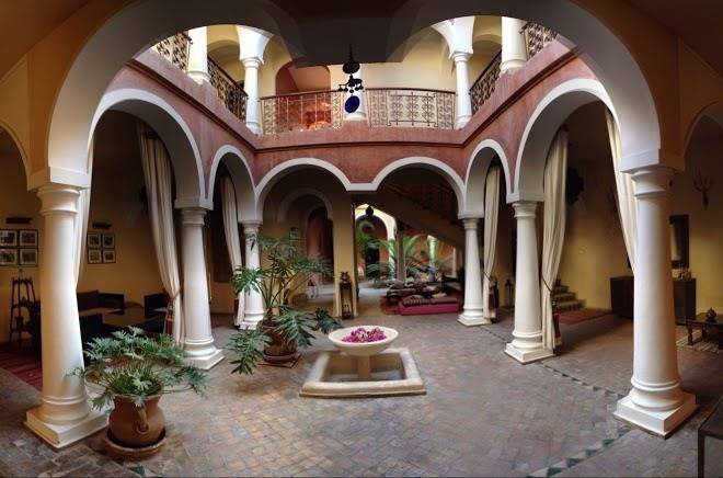 El khan hotel