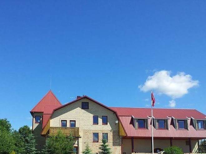 Pilaite Prie Gudeliu Ezero Image