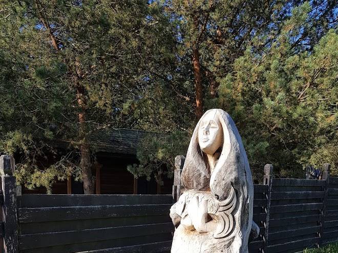 Kurenu uzeigos sveciu namai