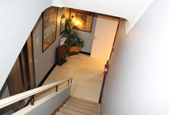 Yasha hotel