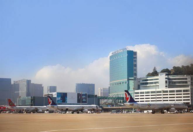 Golden Crown China Hotel Image