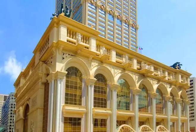 Manphool Center Image