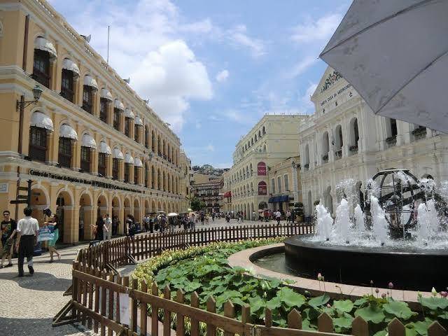 Towns Well Hotel Image