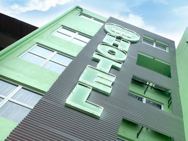 Apple hotel