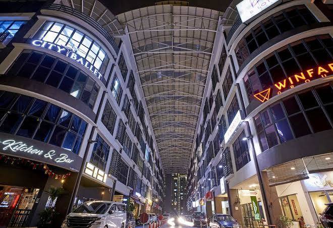 B lot hotel kl