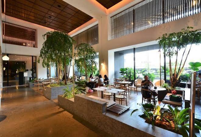 By luxury suites asia