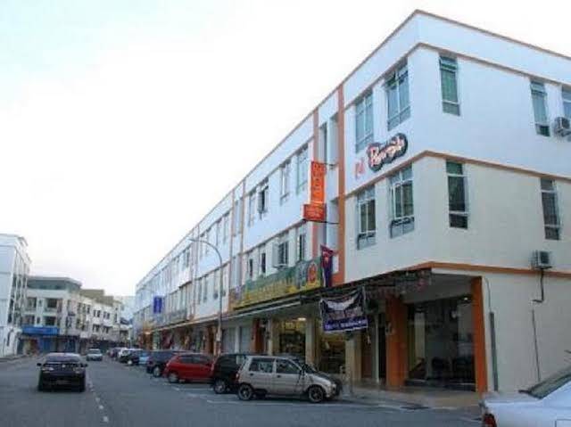 Riverside hotel