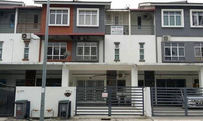 Aurora homestay larkin deluxe
